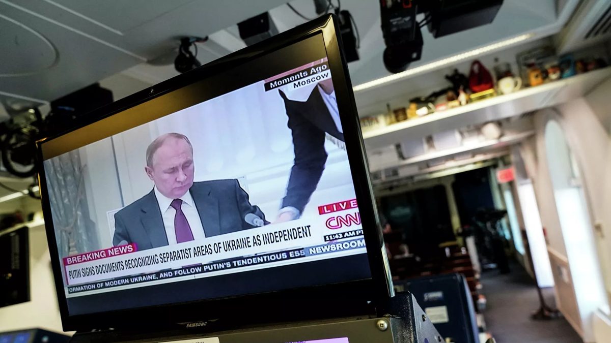 3 more countries impose sanctions on Russia over Ukraine 1 3 more countries impose sanctions on Russia over Ukraine