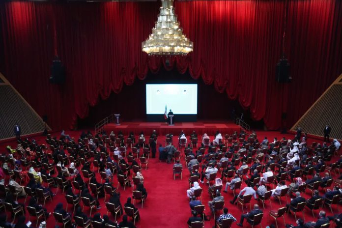 Raisi invites Iran expats in Qatar to invest in motherland