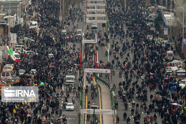Iranians hold mass rallies to mark anniv. of 1979 Revolution