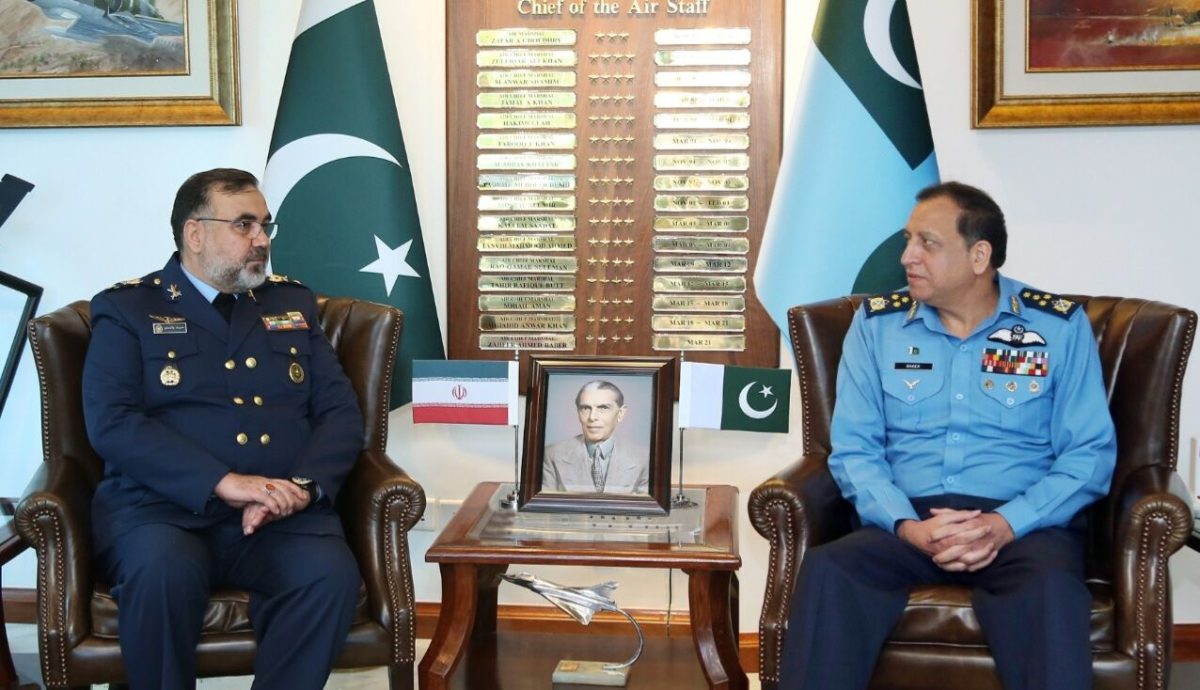 Iran, Pakistan air force chiefs hold talks