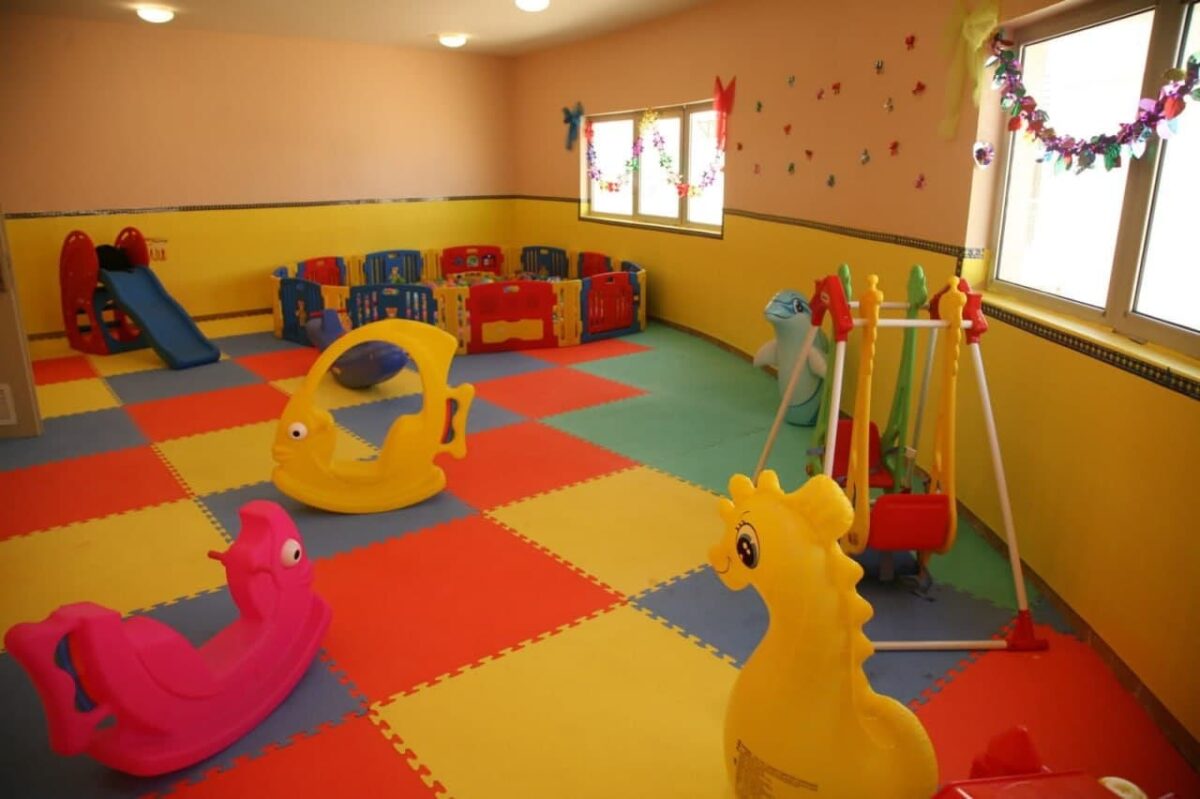 Iran shuts kindergartens in very high-risk cities amid Covid surge 1 Iran shuts kindergartens in very high-risk cities amid Covid surge