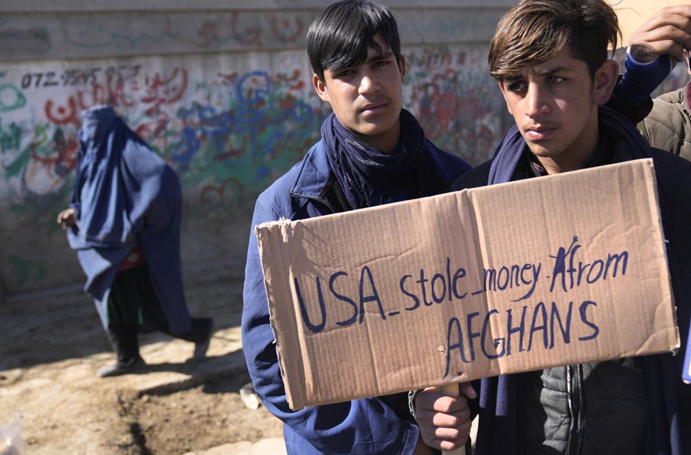 Angry Afghans protesters call on US to return frozen assets