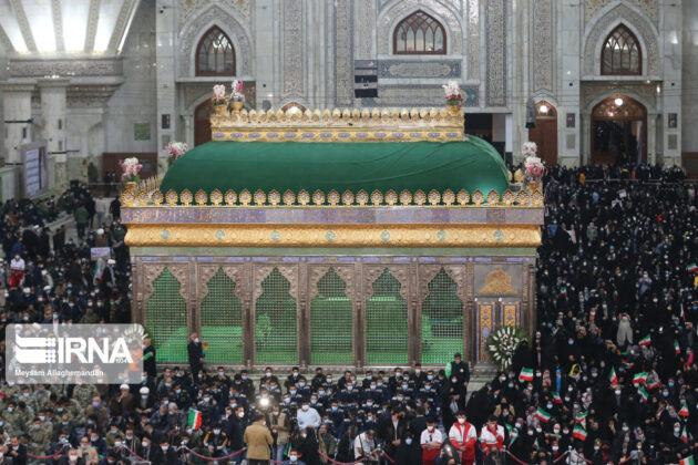 Ten-day Dawn special programs begin in shrine of Imam Khomeini