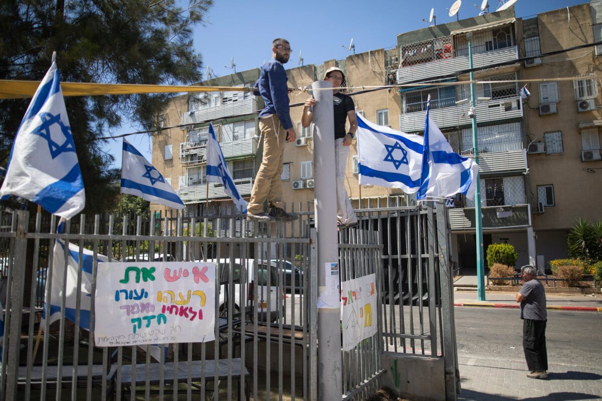 Poll finds majority of Israeli settlers ready to exit WB