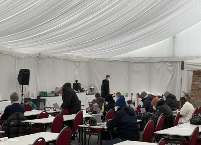 vienna-talks-journalist Journalists rush to cover Vienna talks amid speculation of ‘final deal’