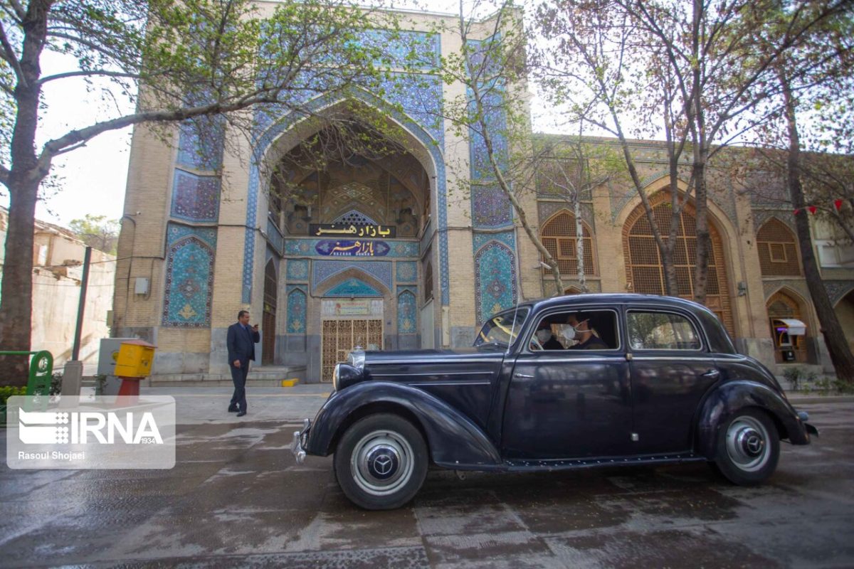 Rally of classic cars in Iran