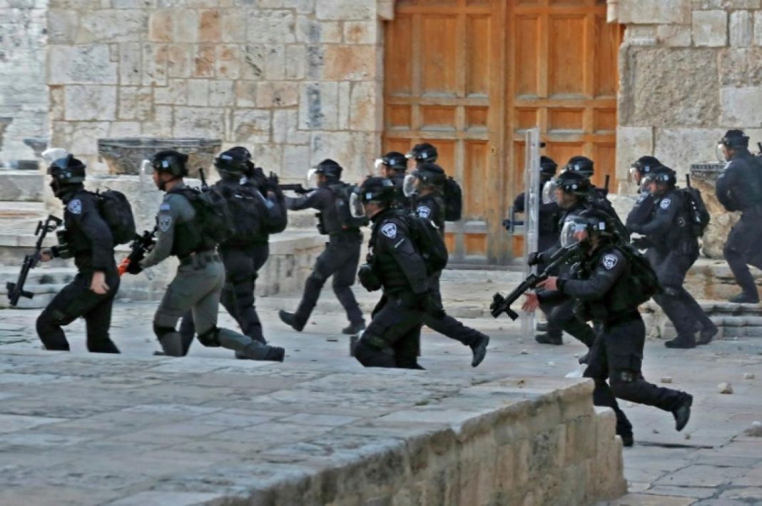 Israeli Forces Aqsa Mosque