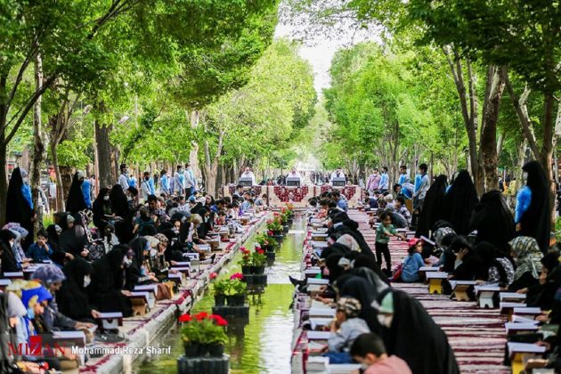 Gathering for Quran recital in Iran
