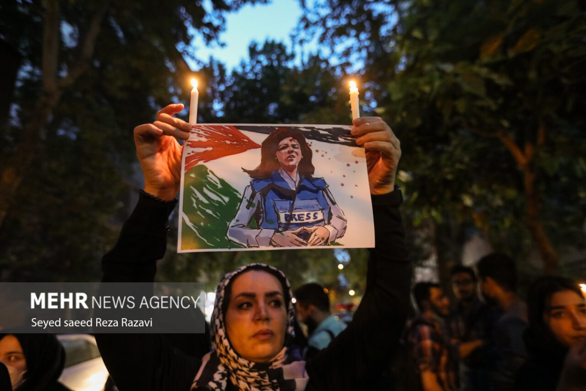 Iranians hold vigil in solidarity with Palestine