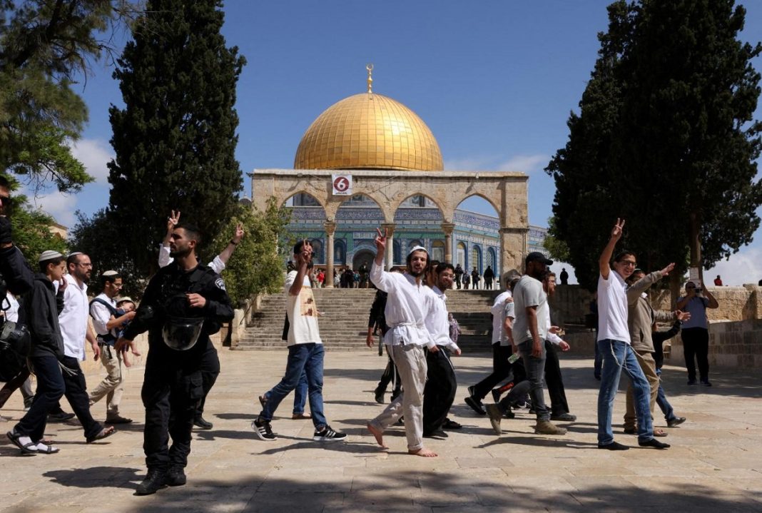 Israeli settlers Al Aqsa Mosque