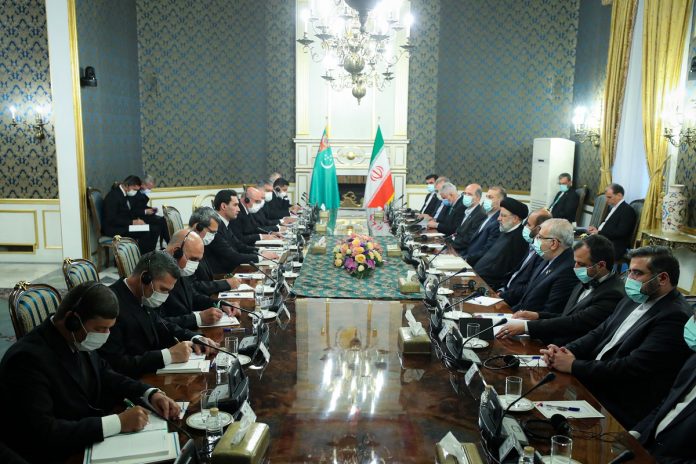 Iran, Turkmenistan sign agreements