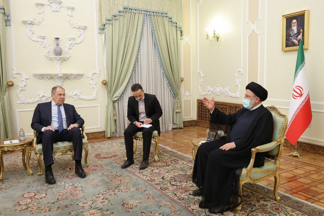 Iran President Ebrahim Raisi and Russian FM Sergei Lavrov