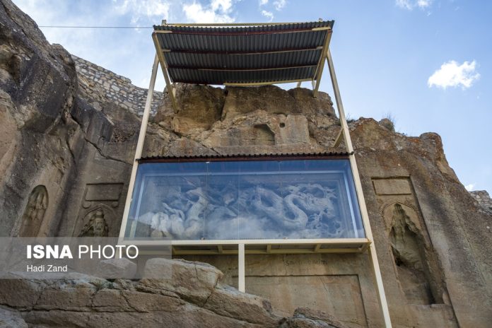 Mixture of Iranian and Chinese architecture