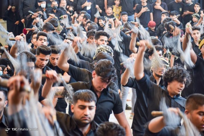 Iranians mourn Imam Hussein on Tasu’a