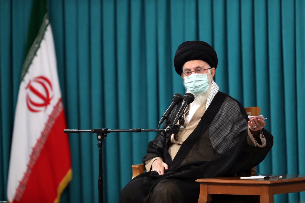 Ayetullah Hamaney: ABD, İran ulusuna şantaj yaptıktan sonra, müzakereler sorunları çözmeyecek