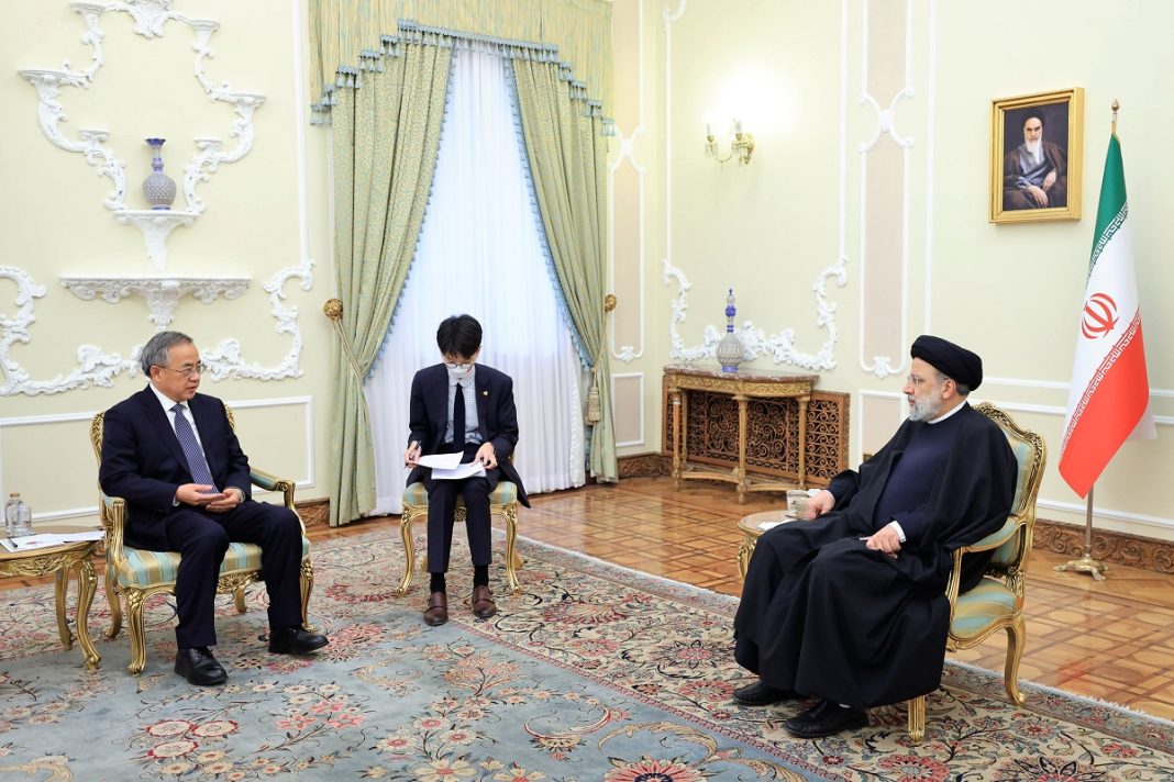 Iran’s President Ebrahim Raisi and China’s Vice Premier Hu Chunhua
