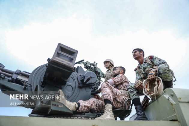 Iranian Army drills