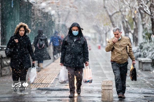 Heavy snow blankets Tehran 