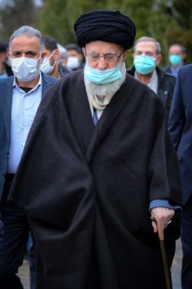 Ayatollah Khamenei pays tribute to late Imam Khomeini