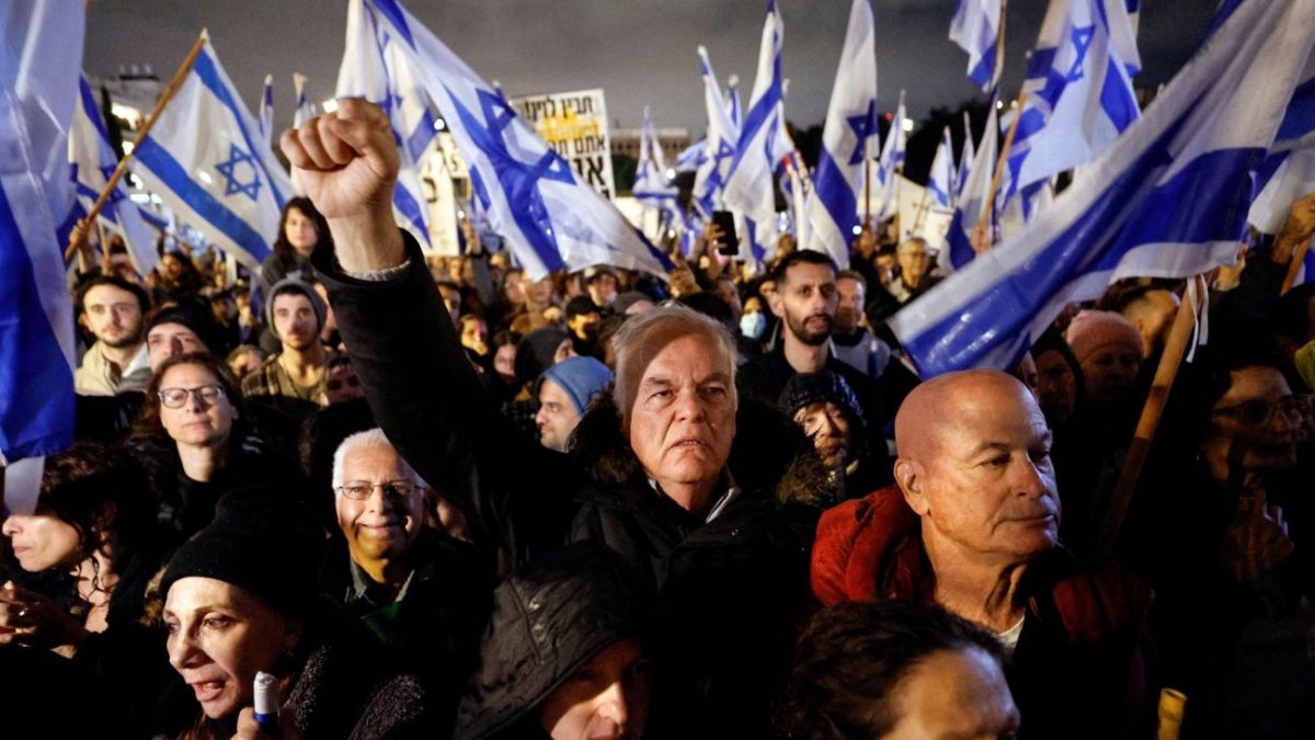 Israelis rally in Tel Aviv against 'Netanyahu's government of shame' 1 Protest Netanyahu