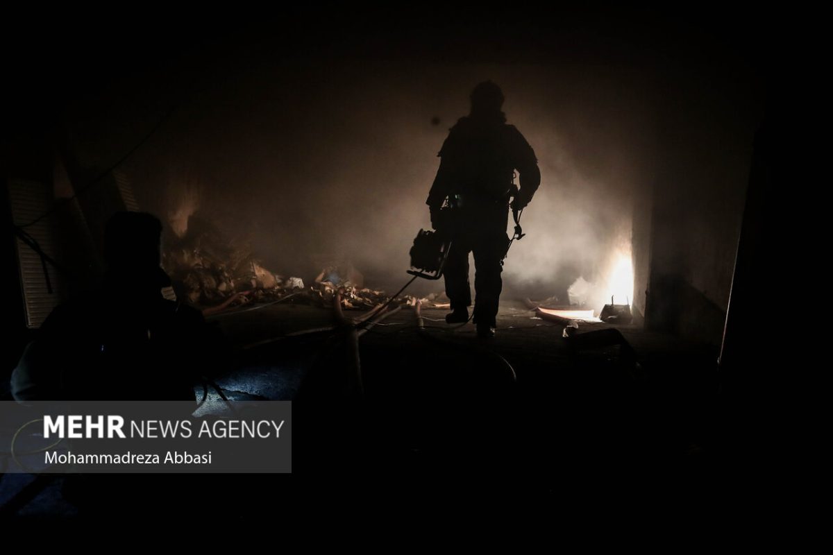 Massive fire erupts in plastic warehouse in southeast Tehran 1 Firefighter