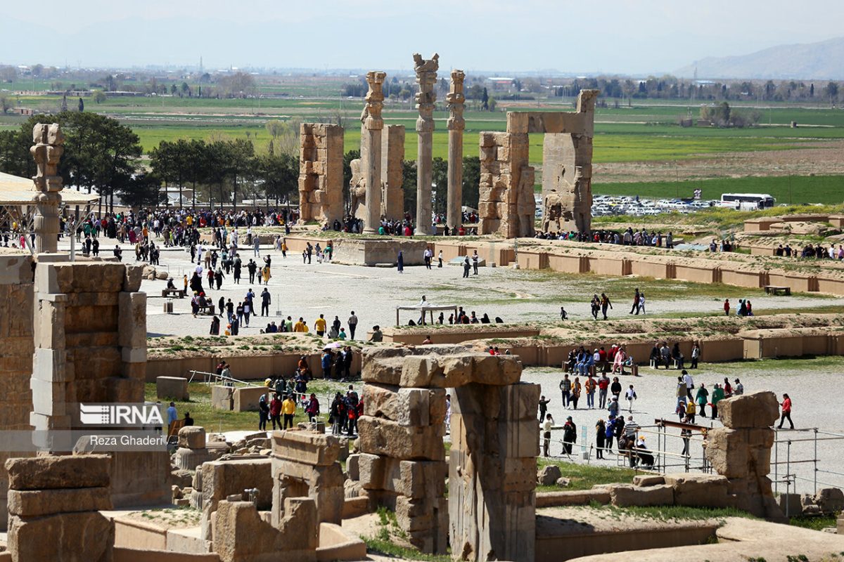 Foreign tourist arrivals in Iran up 48% this year, minister says 1 Takht-e-Jamshid