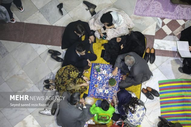 Tehran’s Imamzadeh Saleh hosts people at turn-of-the-year moment