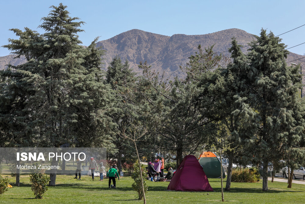 Iranians mark Nature’s Day as Nowruz holidays come to close