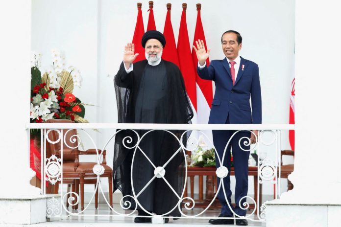 Ebrahim Raisi and Joko Widodo