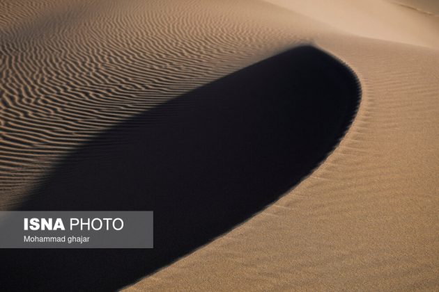 Rig-e Zarrin sand desert in Yazd