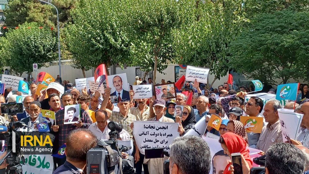 Families of Iranians in MKO captivity rally to thank Albania for raiding terror base