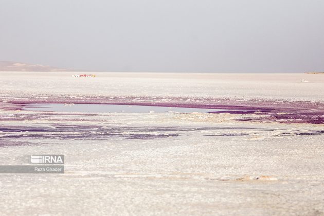 Iran tourism: Lake turning pink
