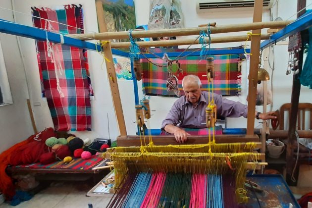 The art of Mowj weaving, an important Iranian handicraft