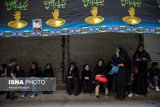 People observe Tasou’a in Tehran Bazzar in Honour of Imam Hossein