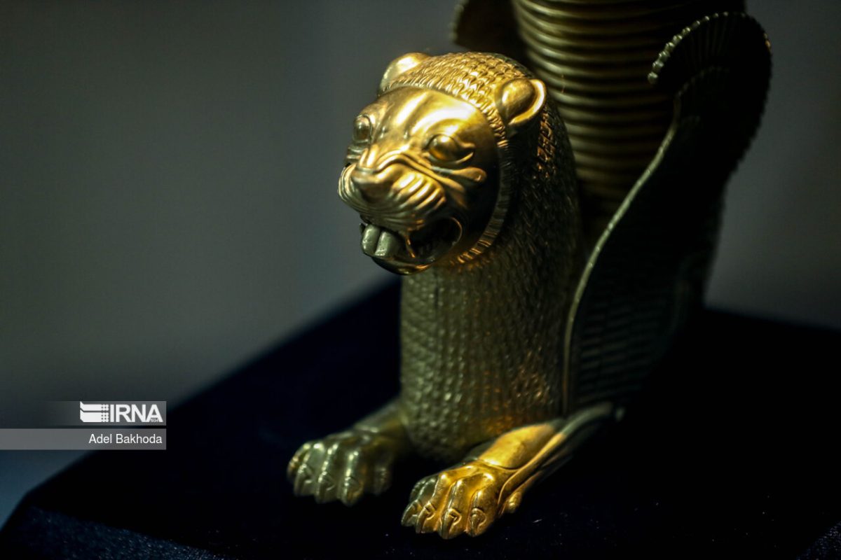 Historical relics on display at Iranian museum 27 Historical relics on display at Iranian museum