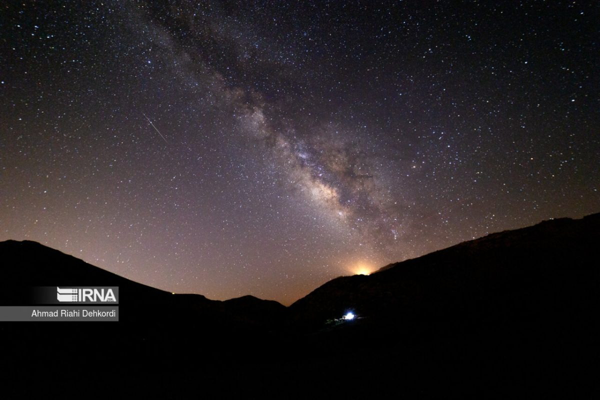 Perseid Meteor Shower Lights Up Irans Sky Iran Front Page 