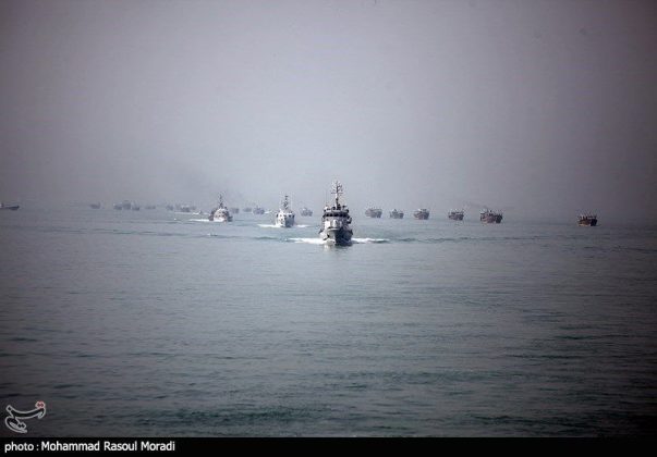 Iran navy parade held in Persian Gulf 