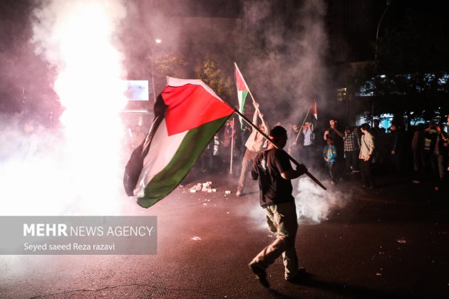 Iranians celebrate Palestinians victory against Israel