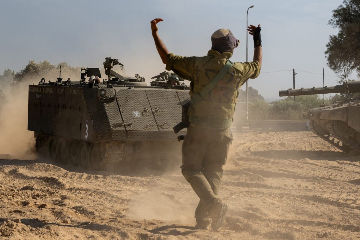 Israeli tanks reach Gaza City outskirts, heavy clashes reported