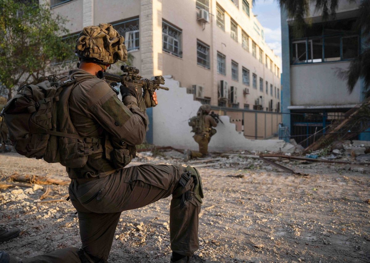 Hundreds of career Israeli soldiers submit requests for early retirement from army: Yedioth Ahronoth 1 Israeli Army