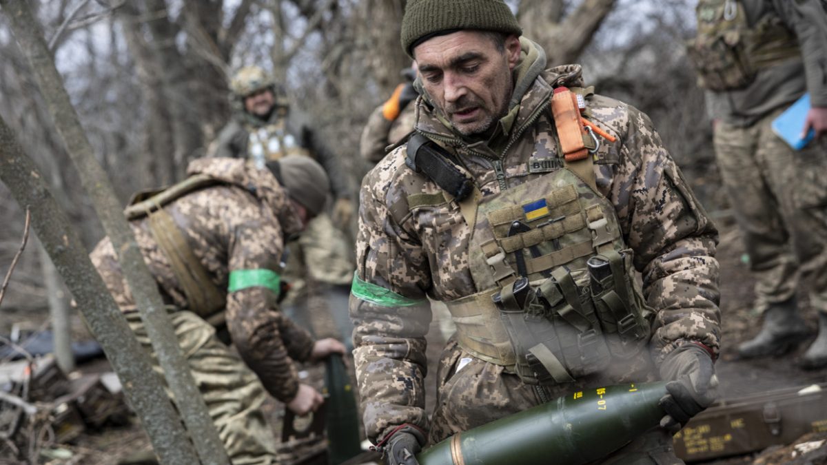 Zelensky says he would not withdraw Ukrainian soldiers from Donbass 1 Russia Ukraine War