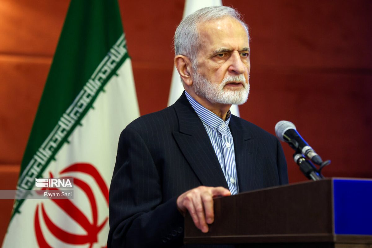 Former Iran FM dismisses US speculations on atomic weapons