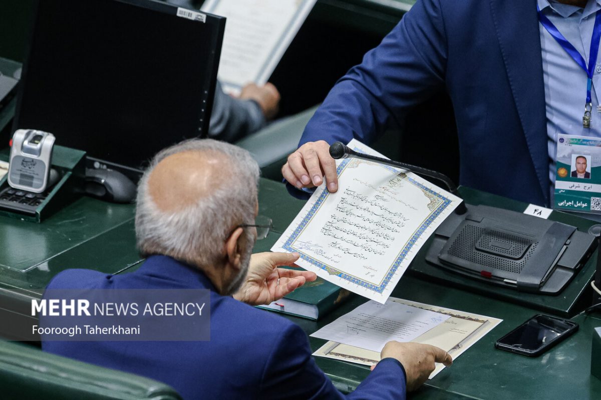 Iranian MP criticizes draft bill targeting ‘false news’ on social media 1 Iran's parliament