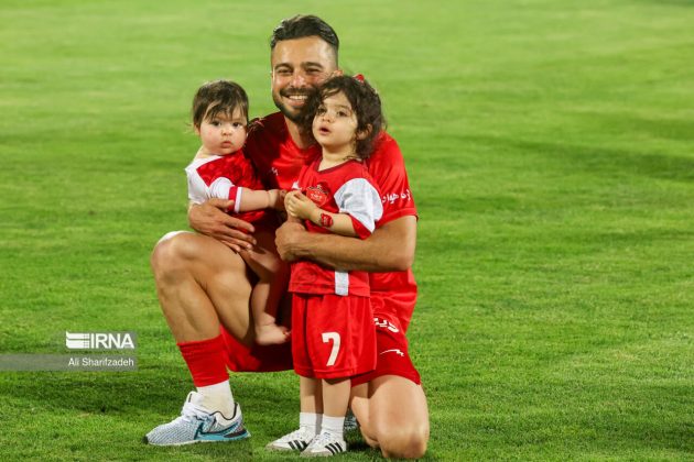 Persepolis crowned Persian Gulf Pro League champions in Iran, fans poor into streets