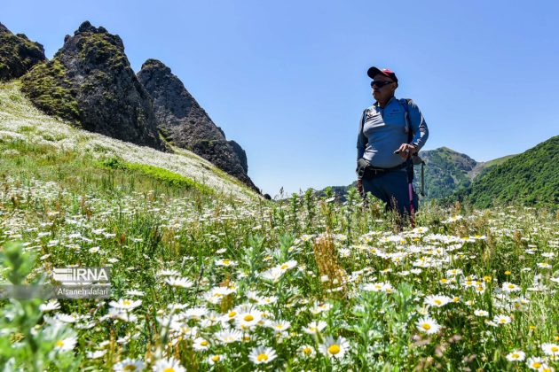 Mild weather lures more tourists to northern, northwestern Iran