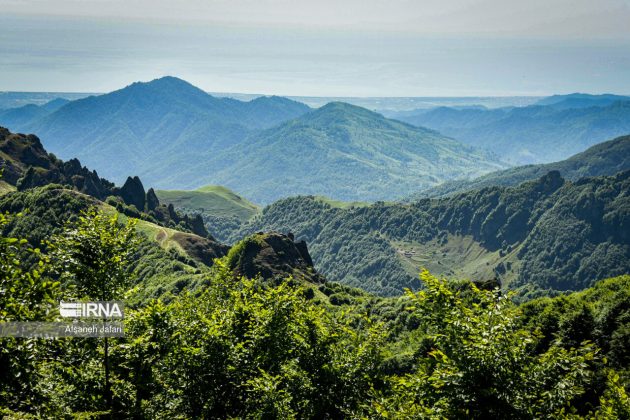 Mild weather lures more tourists to northern, northwestern Iran