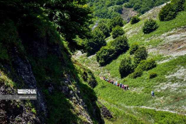 Mild weather lures more tourists to northern, northwestern Iran