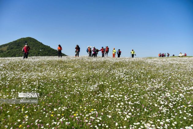 Mild weather lures more tourists to northern, northwestern Iran