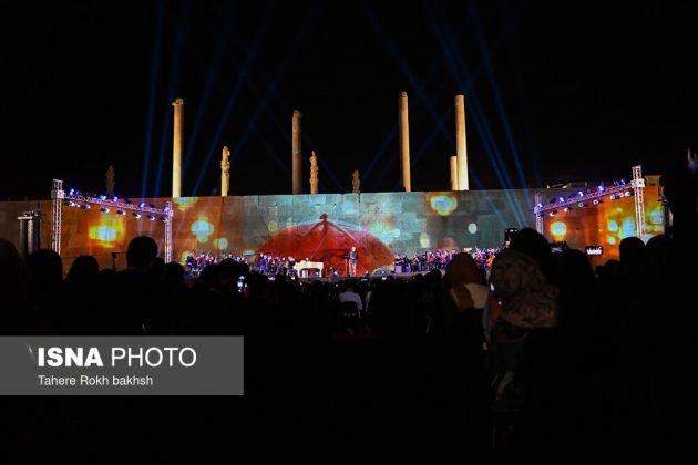 Iranian singer Alireza Ghorbani mesmerizes audience during concert at historic Persepolis