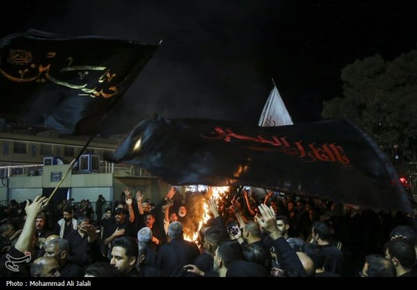 Najafis in Iran’s Qom mourn Imam Hussein’s martyrdom by torch-carrying rituals